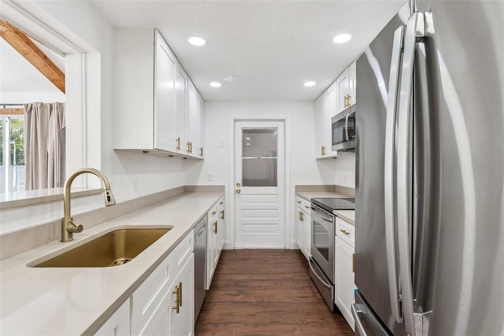 For Sale: $339,000 (3 beds, 2 baths, 1615 Square Feet)