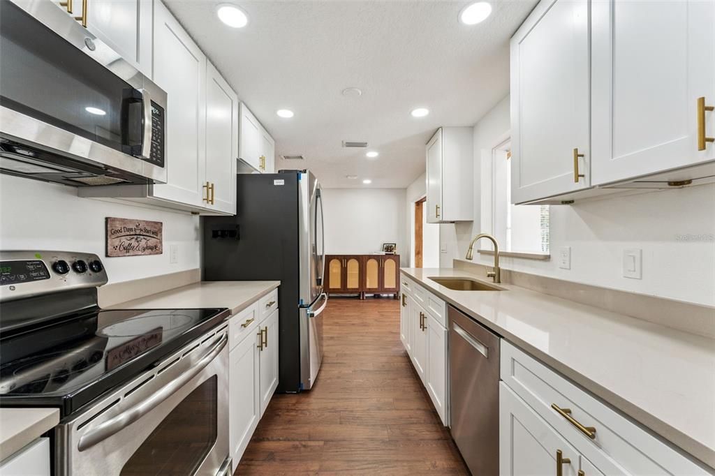 For Sale: $339,000 (3 beds, 2 baths, 1615 Square Feet)