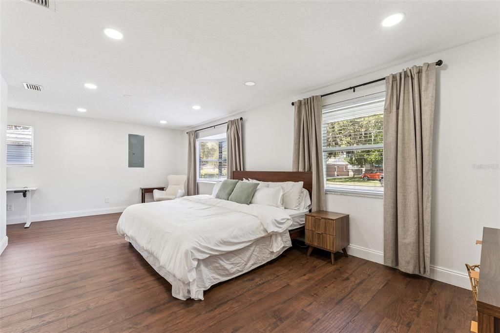For Sale: $339,000 (3 beds, 2 baths, 1615 Square Feet)