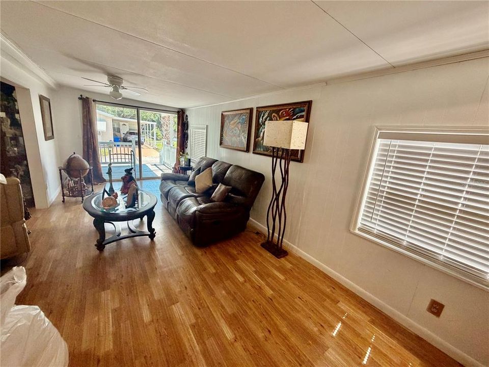 En Venta: $180,000 (2 camas, 2 baños, 1404 Pies cuadrados)