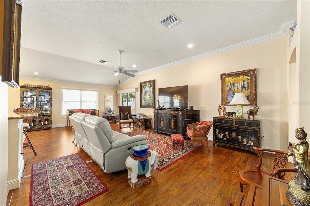 En Venta: $420,000 (3 camas, 2 baños, 1685 Pies cuadrados)