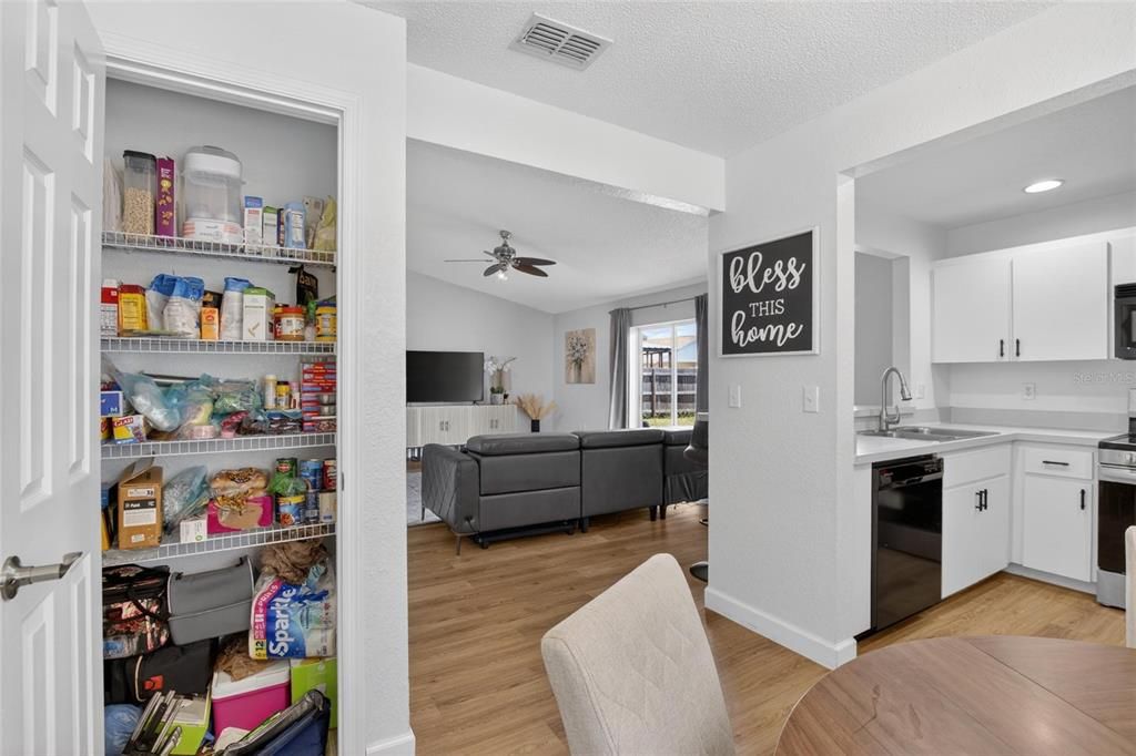 For Sale: $265,000 (3 beds, 2 baths, 1228 Square Feet)