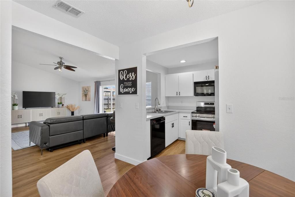 For Sale: $265,000 (3 beds, 2 baths, 1228 Square Feet)