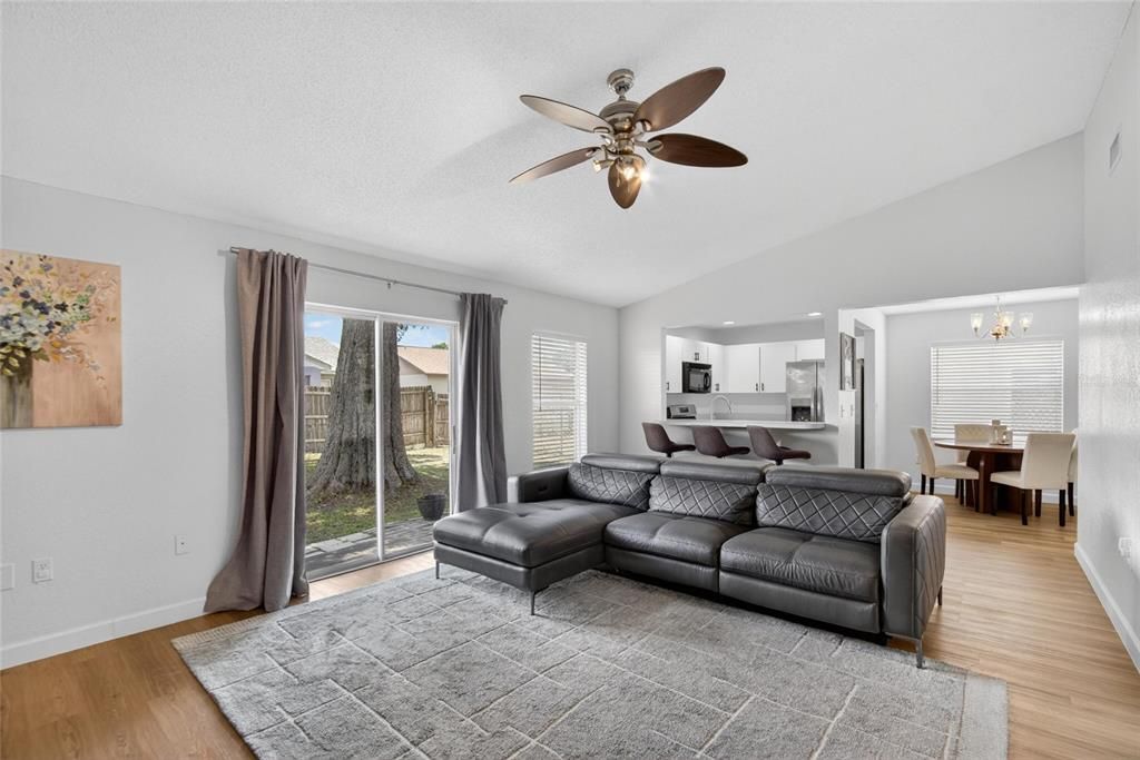 For Sale: $265,000 (3 beds, 2 baths, 1228 Square Feet)