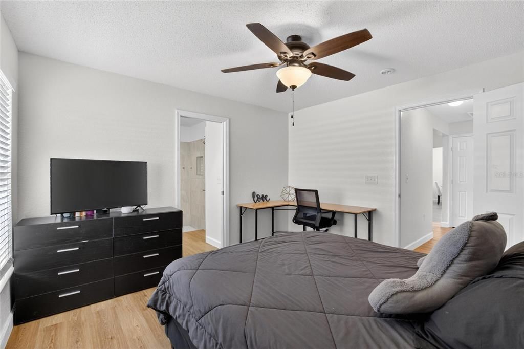 For Sale: $265,000 (3 beds, 2 baths, 1228 Square Feet)