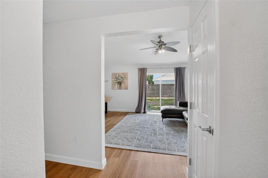For Sale: $265,000 (3 beds, 2 baths, 1228 Square Feet)