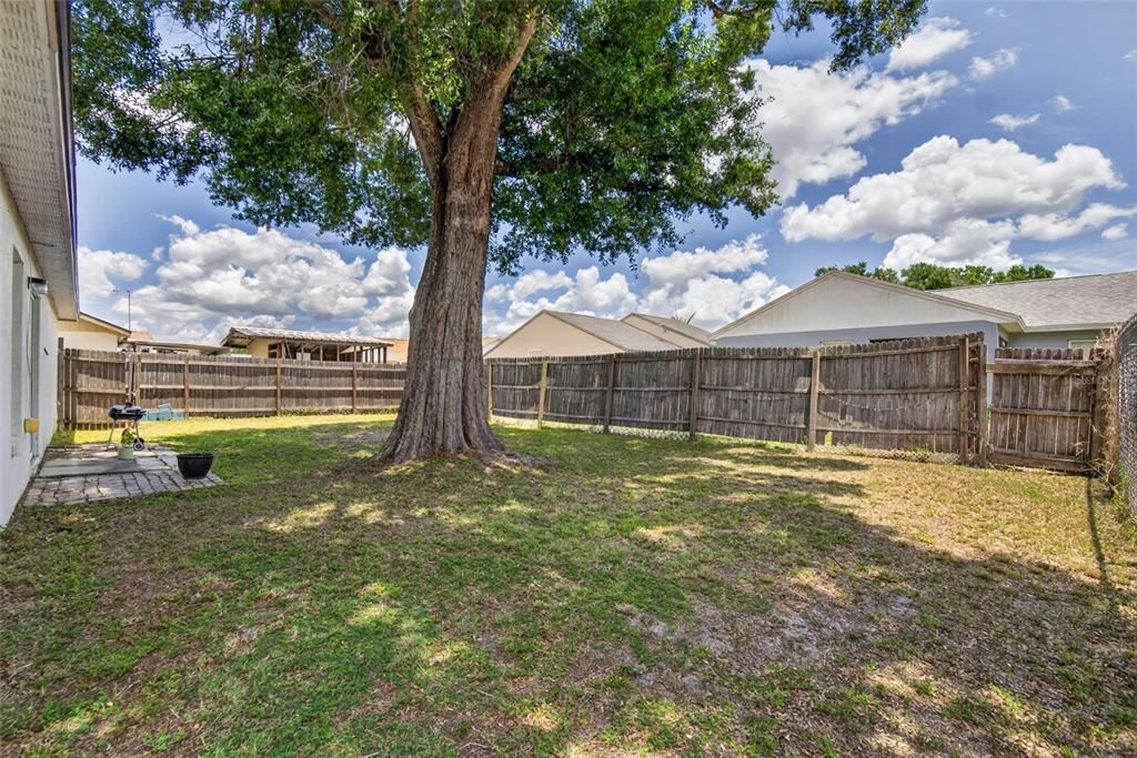 For Sale: $265,000 (3 beds, 2 baths, 1228 Square Feet)