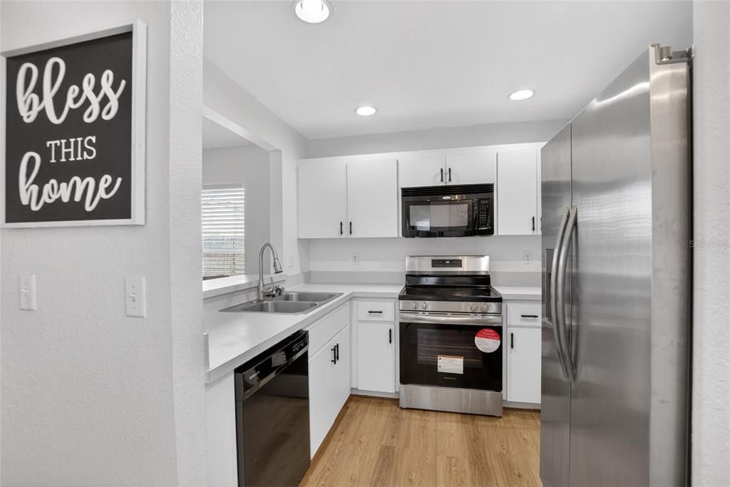 For Sale: $265,000 (3 beds, 2 baths, 1228 Square Feet)