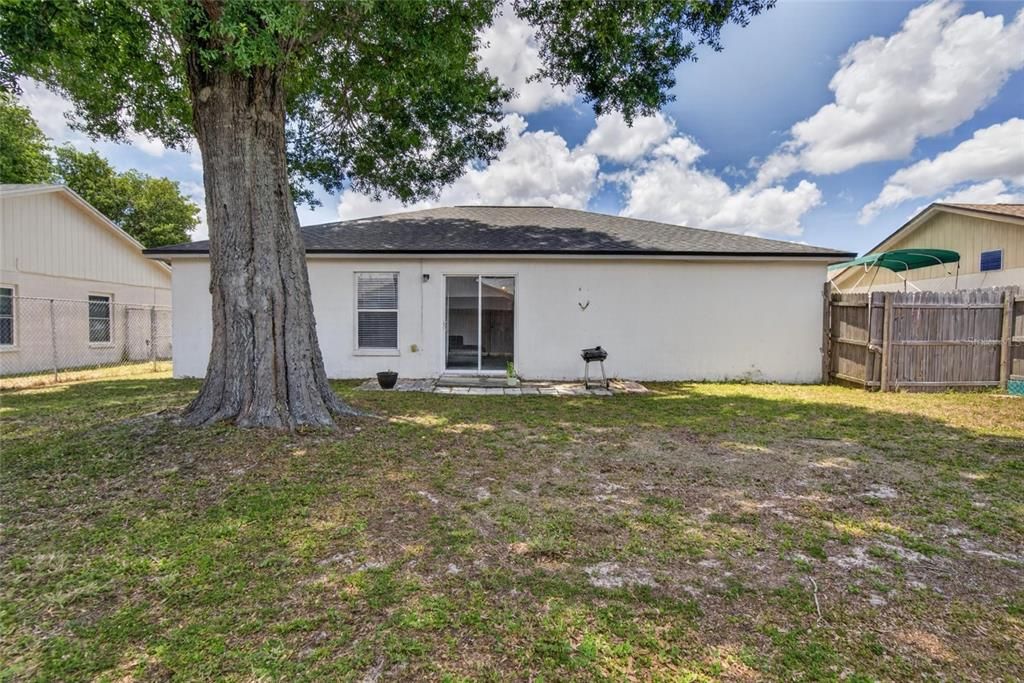 For Sale: $265,000 (3 beds, 2 baths, 1228 Square Feet)