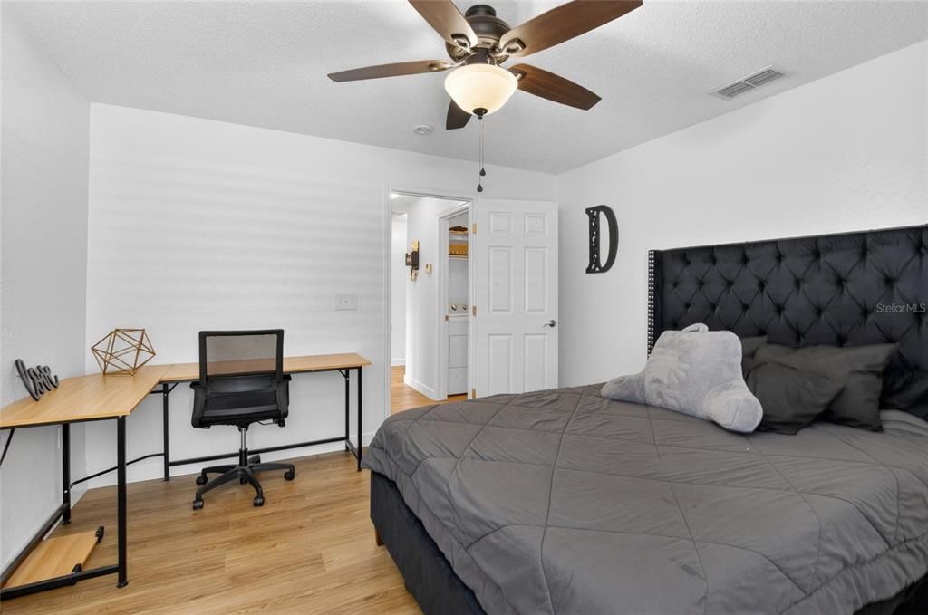 For Sale: $265,000 (3 beds, 2 baths, 1228 Square Feet)