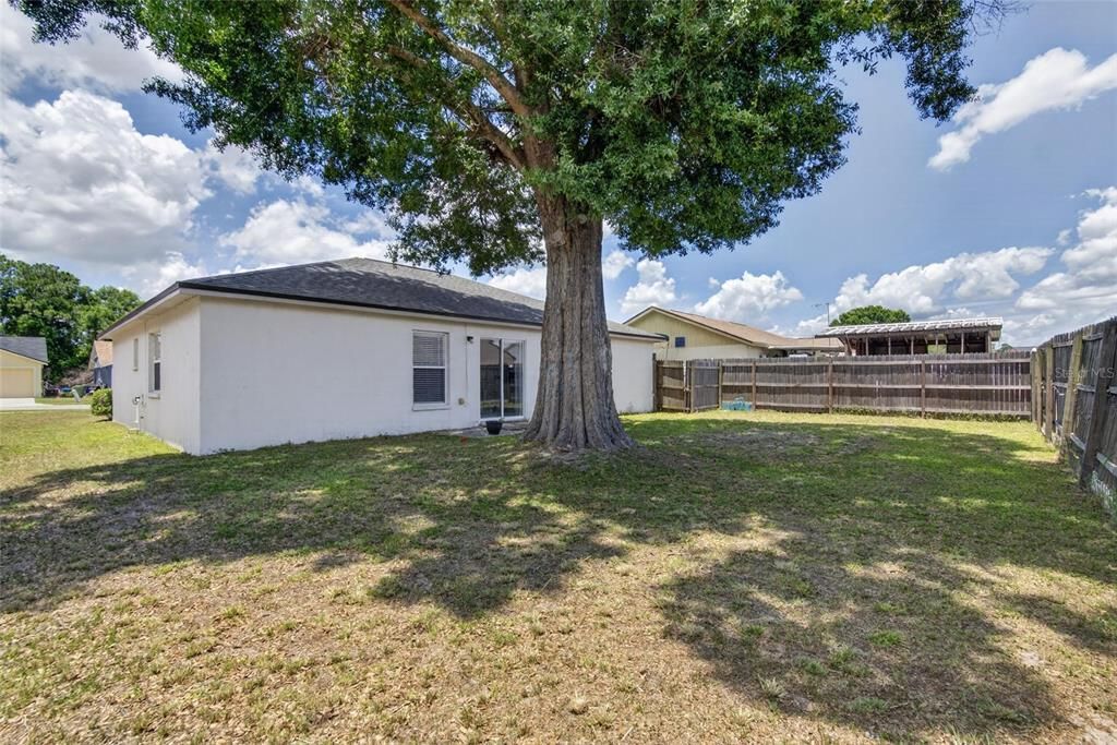 For Sale: $265,000 (3 beds, 2 baths, 1228 Square Feet)