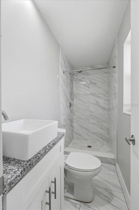 На продажу: $269,999 (3 спален, 1 ванн, 1310 Квадратных фут)