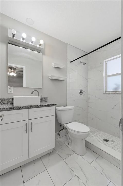 На продажу: $269,999 (3 спален, 1 ванн, 1310 Квадратных фут)
