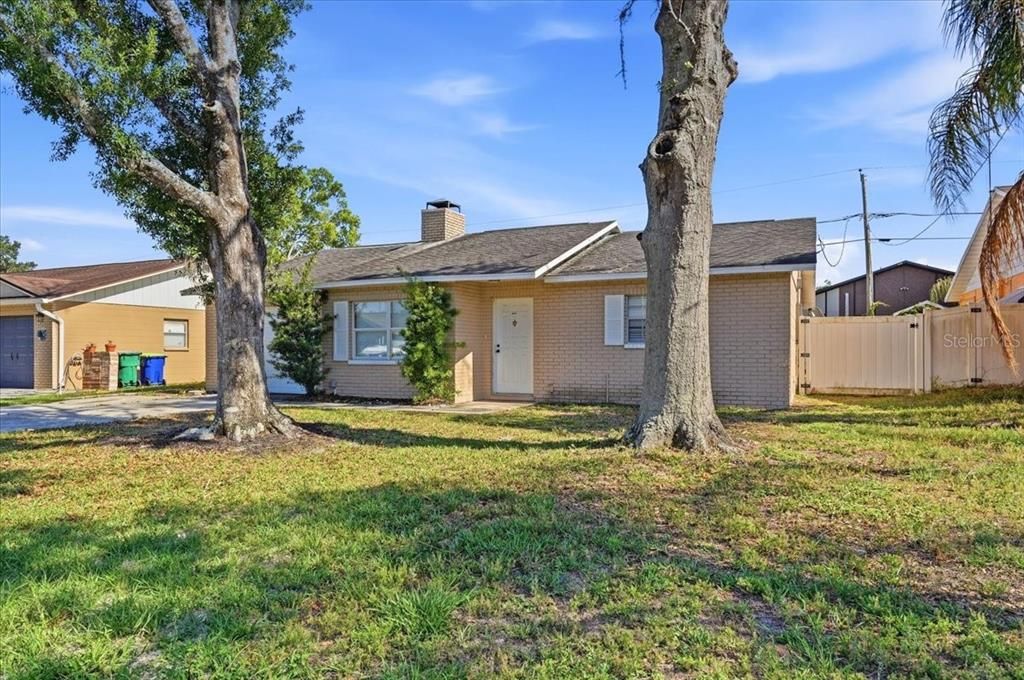 На продажу: $269,999 (3 спален, 1 ванн, 1310 Квадратных фут)