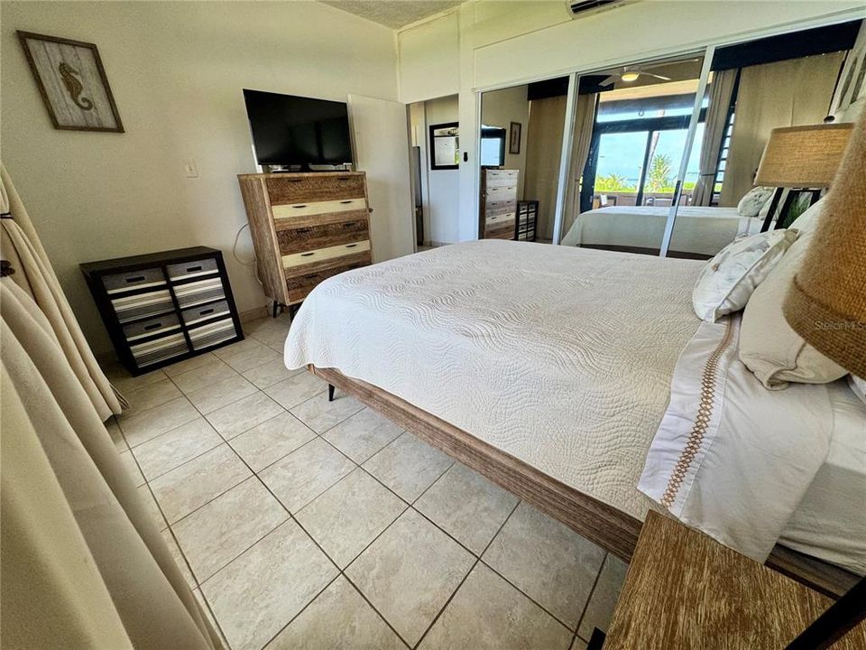 En Venta: $420,000 (1 camas, 2 baños, 864 Pies cuadrados)