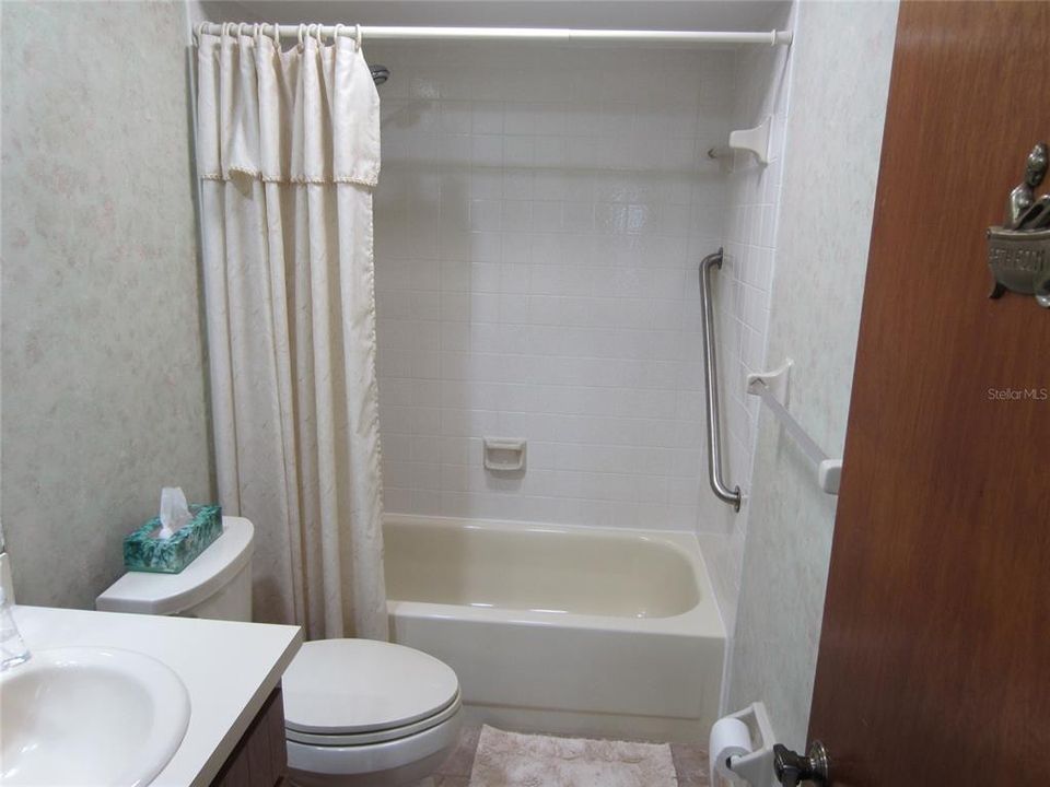 На продажу: $249,000 (2 спален, 2 ванн, 1330 Квадратных фут)