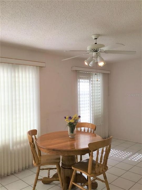 В аренду: $1,400 (2 спален, 20 ванн, 1100 Квадратных фут)