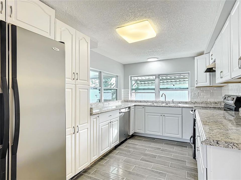 For Sale: $249,999 (3 beds, 2 baths, 1519 Square Feet)