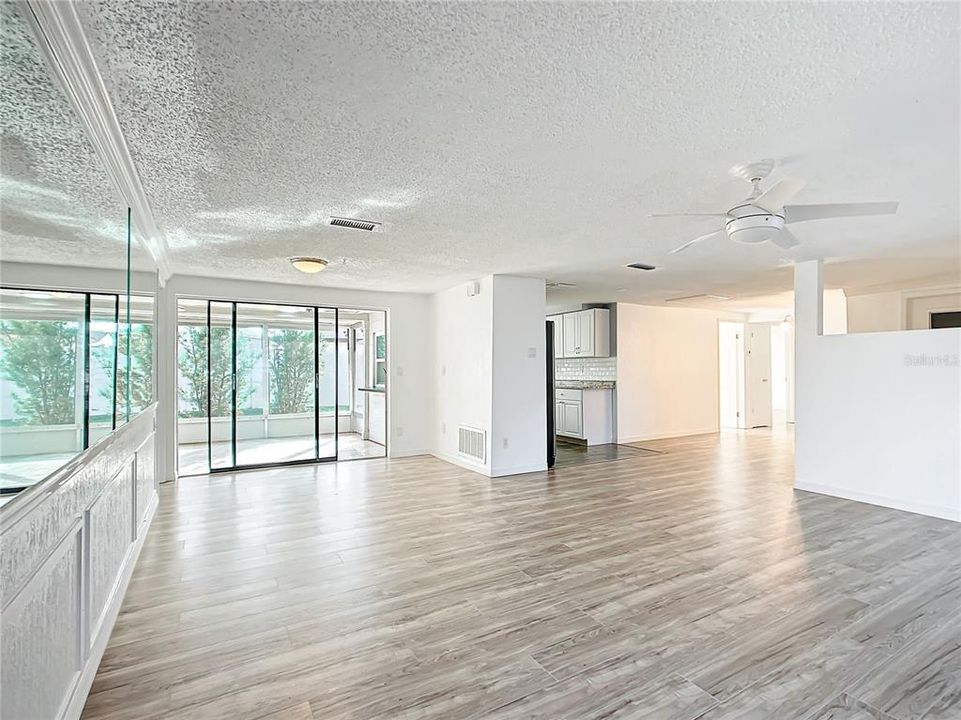 For Sale: $249,999 (3 beds, 2 baths, 1519 Square Feet)