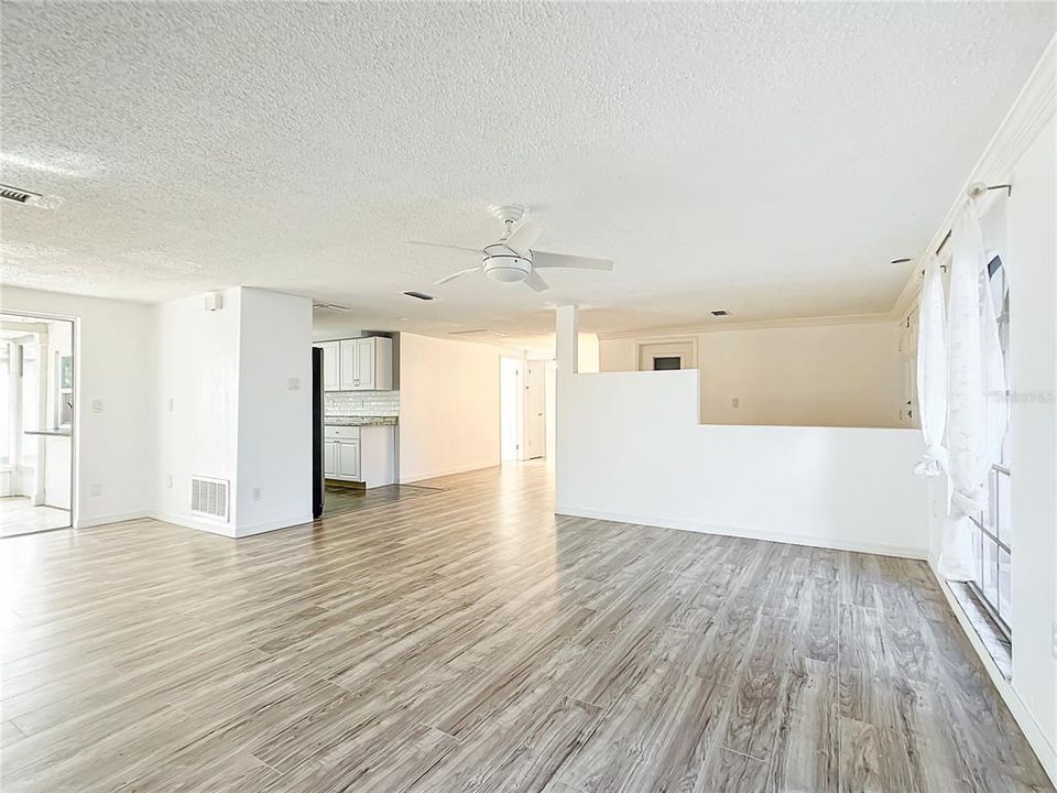 For Sale: $249,999 (3 beds, 2 baths, 1519 Square Feet)