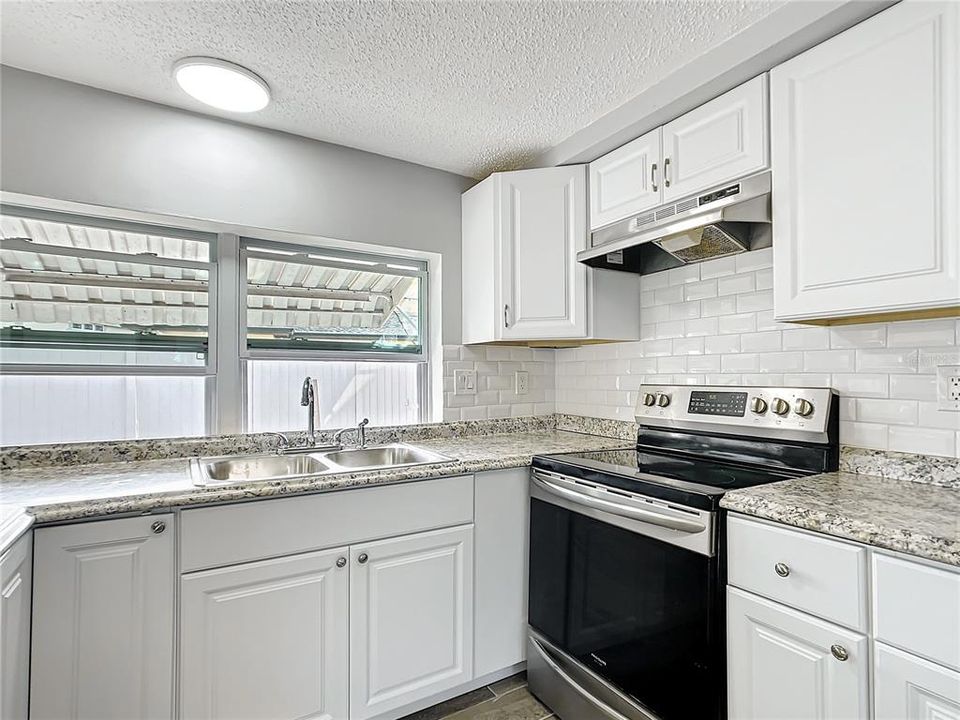 For Sale: $249,999 (3 beds, 2 baths, 1519 Square Feet)