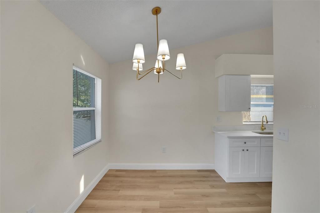 For Sale: $249,999 (3 beds, 2 baths, 1109 Square Feet)