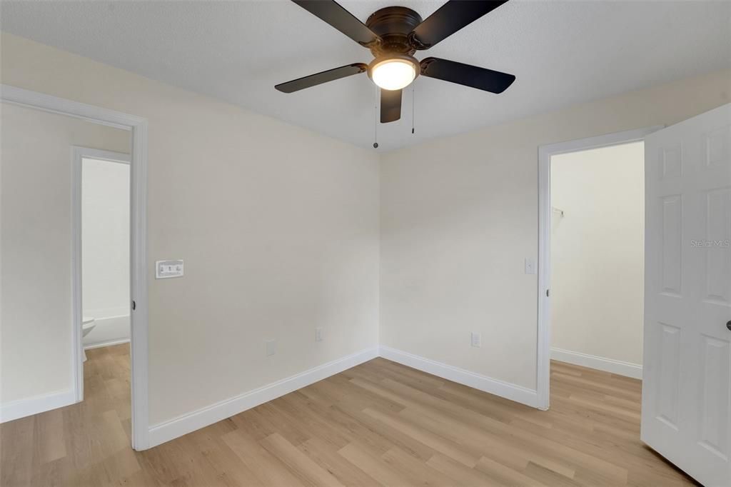 For Sale: $249,999 (3 beds, 2 baths, 1109 Square Feet)