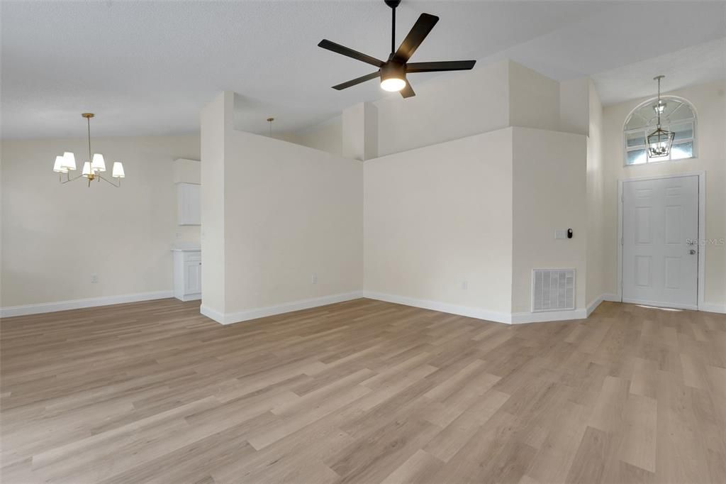 For Sale: $249,999 (3 beds, 2 baths, 1109 Square Feet)