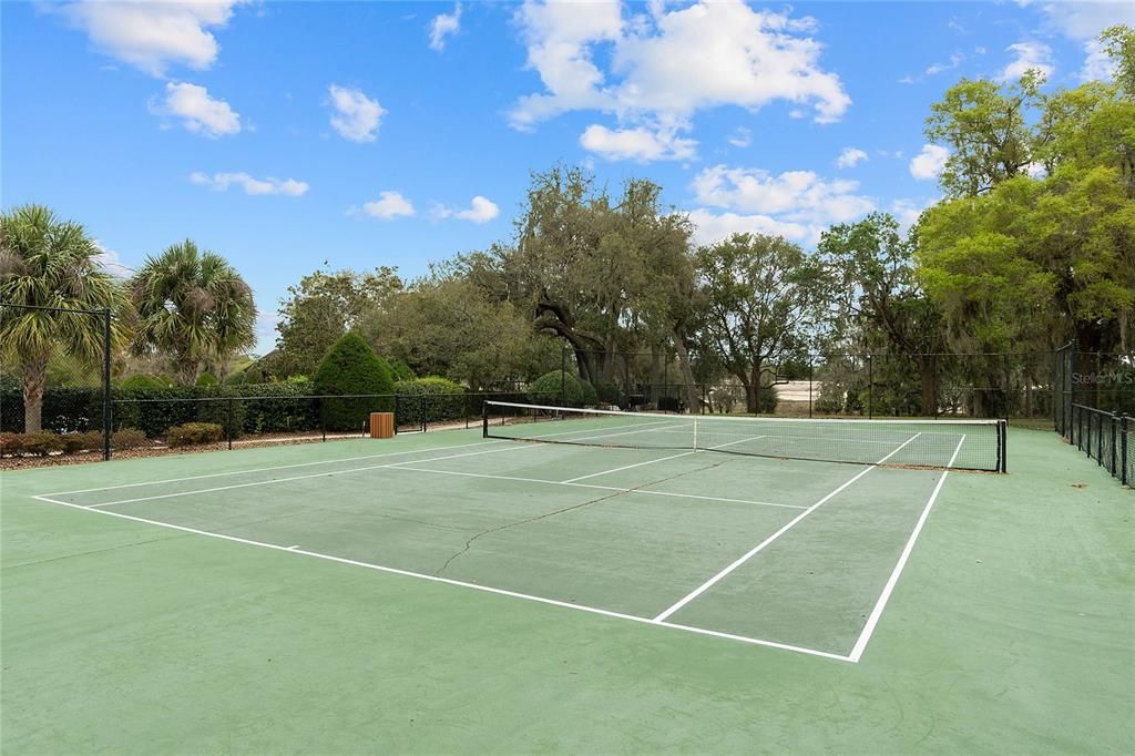 For Sale: $599,990 (5 beds, 3 baths, 2828 Square Feet)