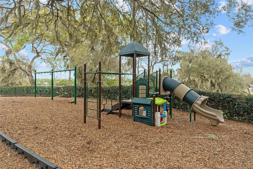 For Sale: $599,990 (5 beds, 3 baths, 2828 Square Feet)