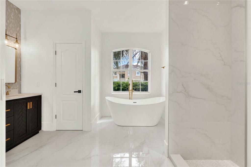 For Sale: $599,990 (5 beds, 3 baths, 2828 Square Feet)