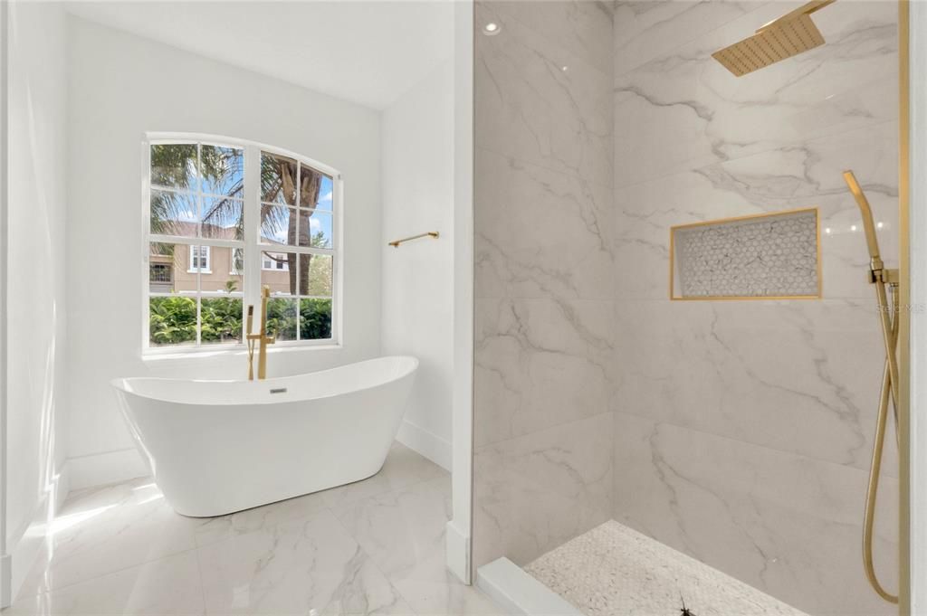 For Sale: $599,990 (5 beds, 3 baths, 2828 Square Feet)