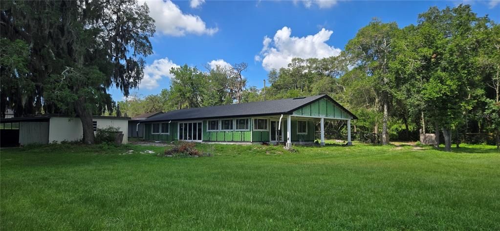 待售: $798,800 (1.79 acres)