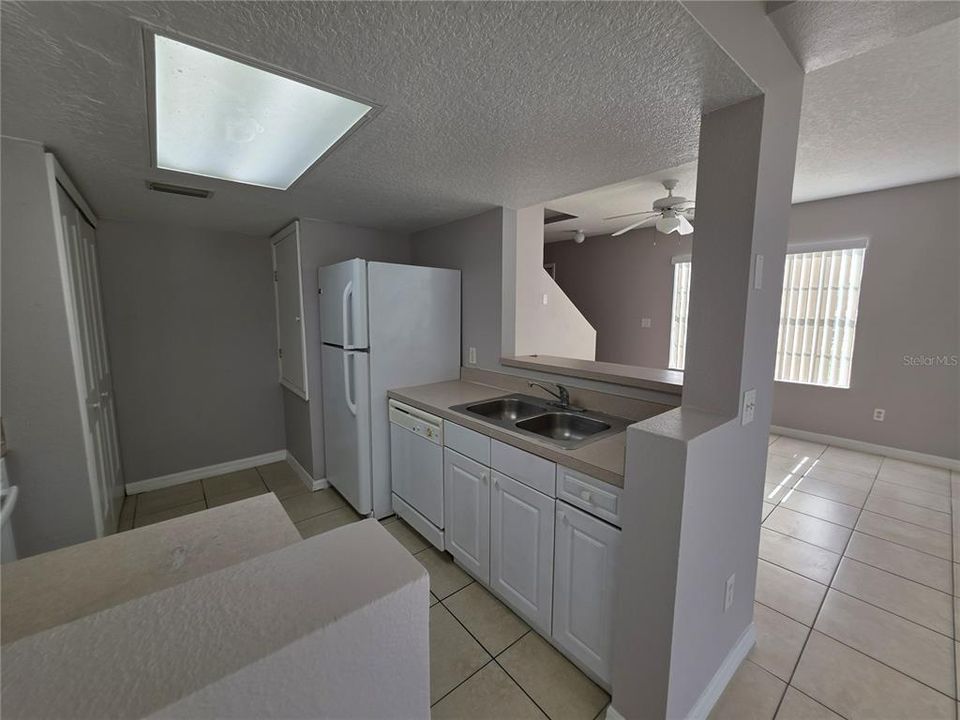 В аренду: $1,525 (3 спален, 2 ванн, 1764 Квадратных фут)