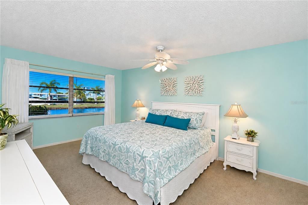 For Sale: $210,000 (2 beds, 2 baths, 1335 Square Feet)