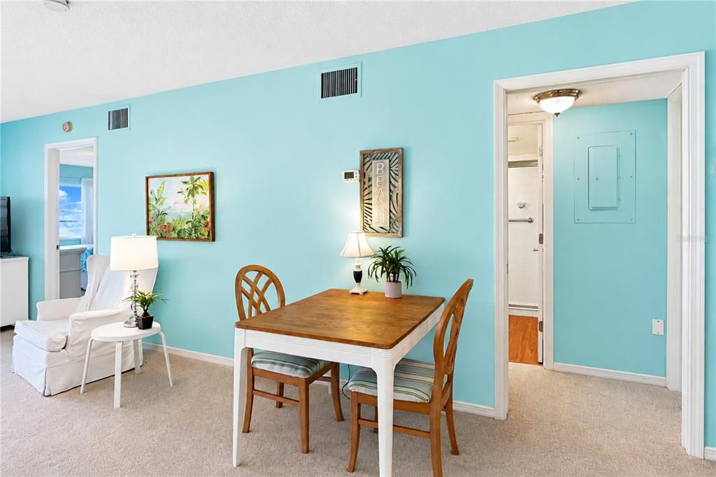 For Sale: $210,000 (2 beds, 2 baths, 1335 Square Feet)