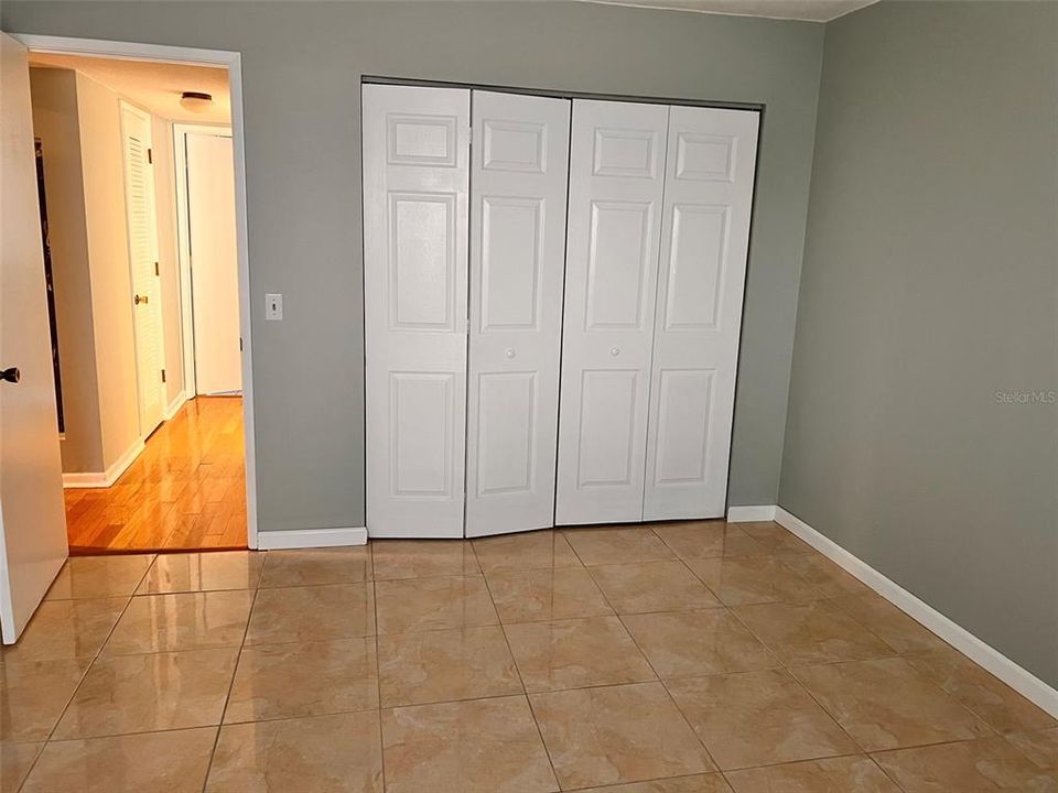 For Sale: $260,000 (2 beds, 2 baths, 1075 Square Feet)