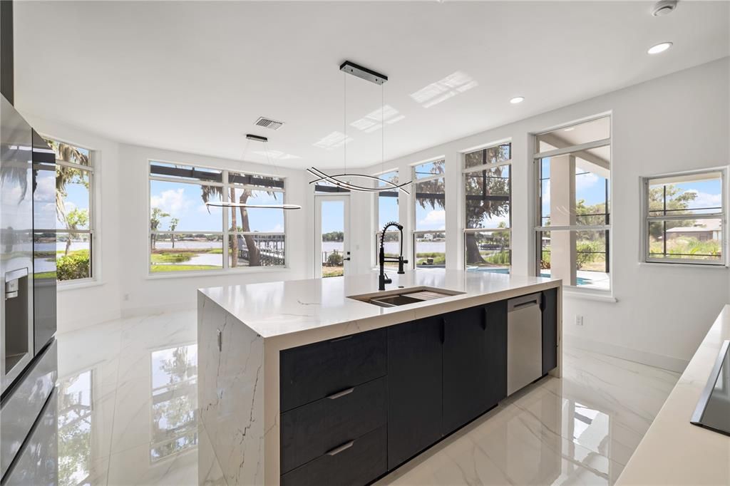 For Sale: $2,685,000 (5 beds, 5 baths, 4855 Square Feet)
