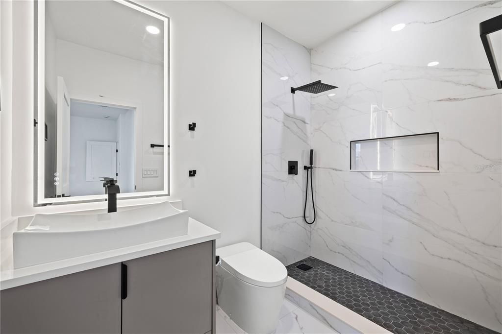 For Sale: $2,685,000 (5 beds, 5 baths, 4855 Square Feet)