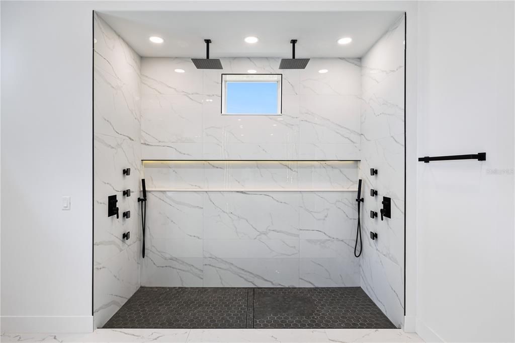 For Sale: $2,685,000 (5 beds, 5 baths, 4855 Square Feet)
