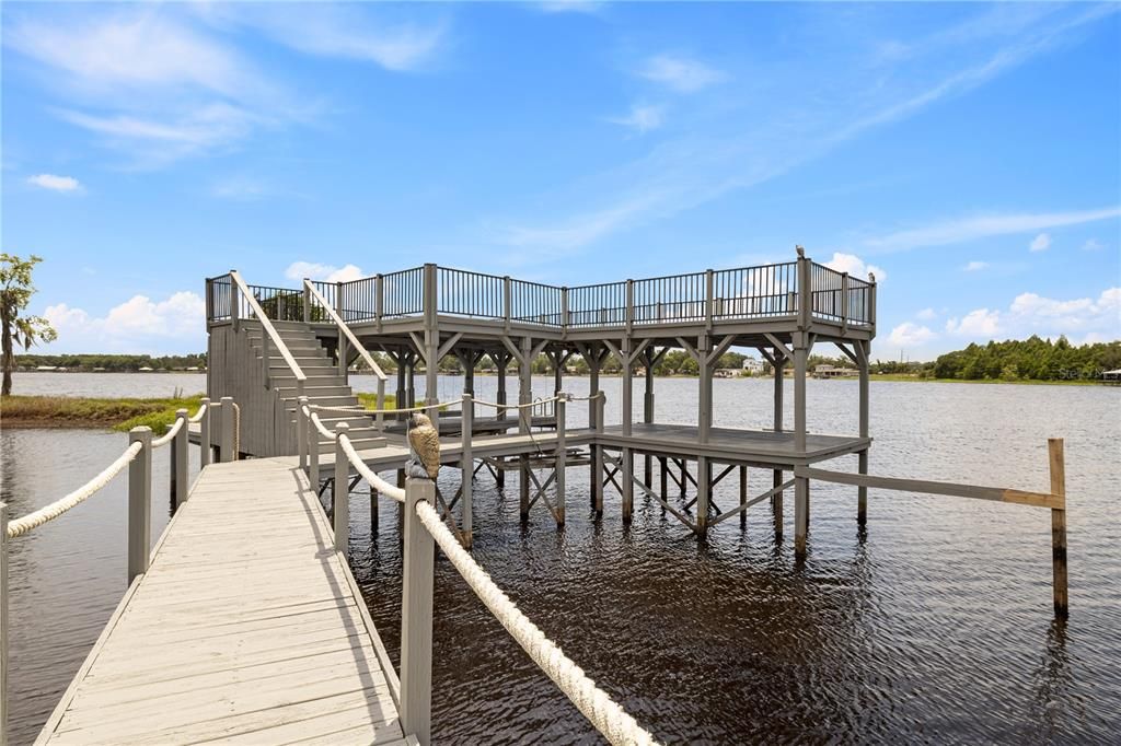 For Sale: $2,685,000 (5 beds, 5 baths, 4855 Square Feet)