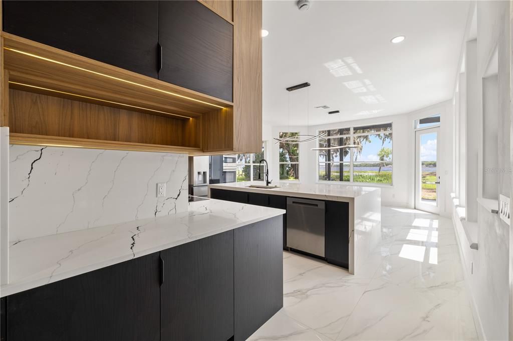 For Sale: $2,685,000 (5 beds, 5 baths, 4855 Square Feet)