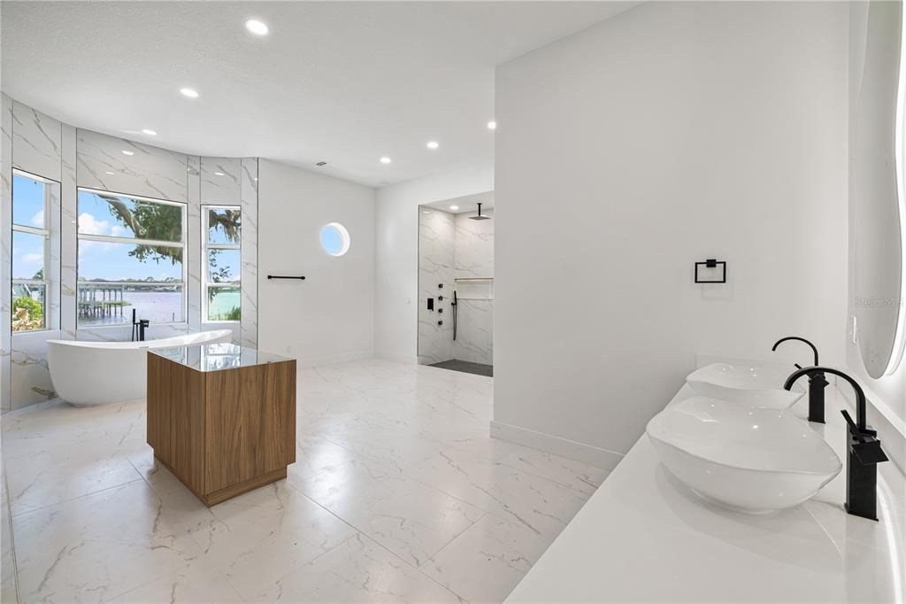 For Sale: $2,685,000 (5 beds, 5 baths, 4855 Square Feet)