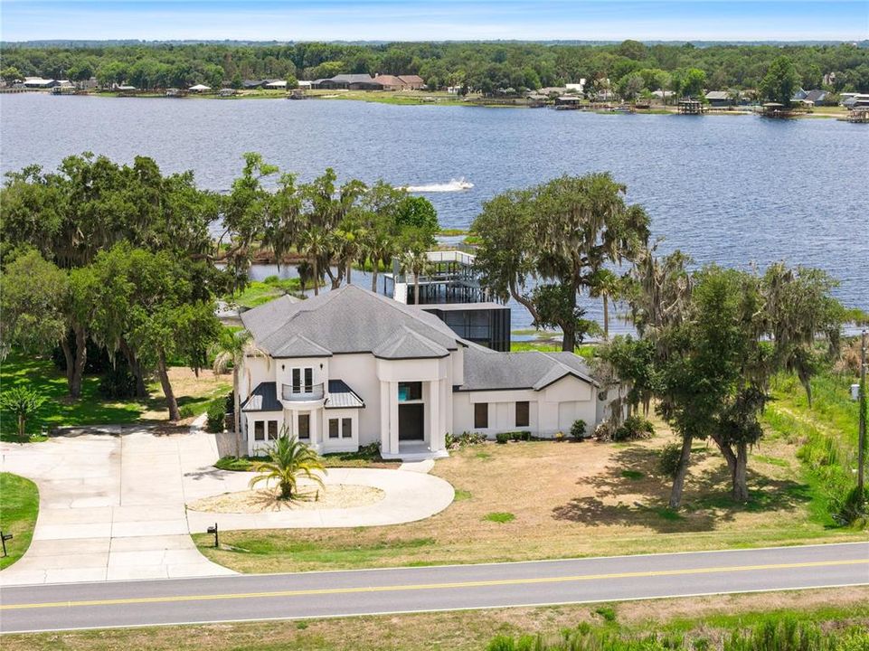 For Sale: $2,685,000 (5 beds, 5 baths, 4855 Square Feet)