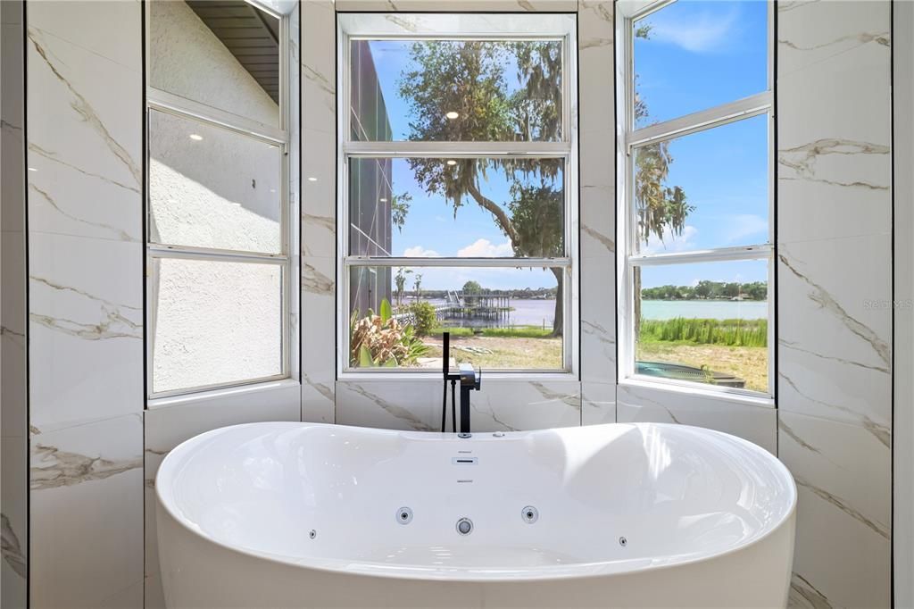 For Sale: $2,685,000 (5 beds, 5 baths, 4855 Square Feet)