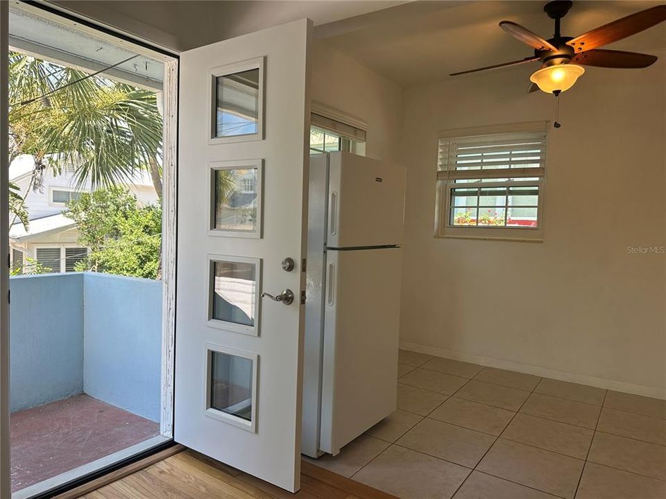 For Rent: $2,200 (2 beds, 1 baths, 600 Square Feet)