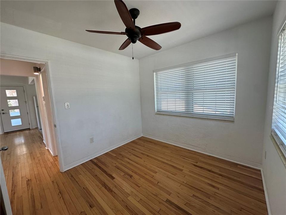 For Rent: $2,200 (2 beds, 1 baths, 600 Square Feet)