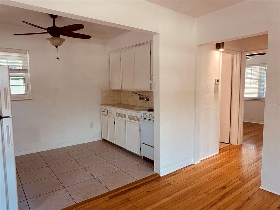 For Rent: $2,200 (2 beds, 1 baths, 600 Square Feet)