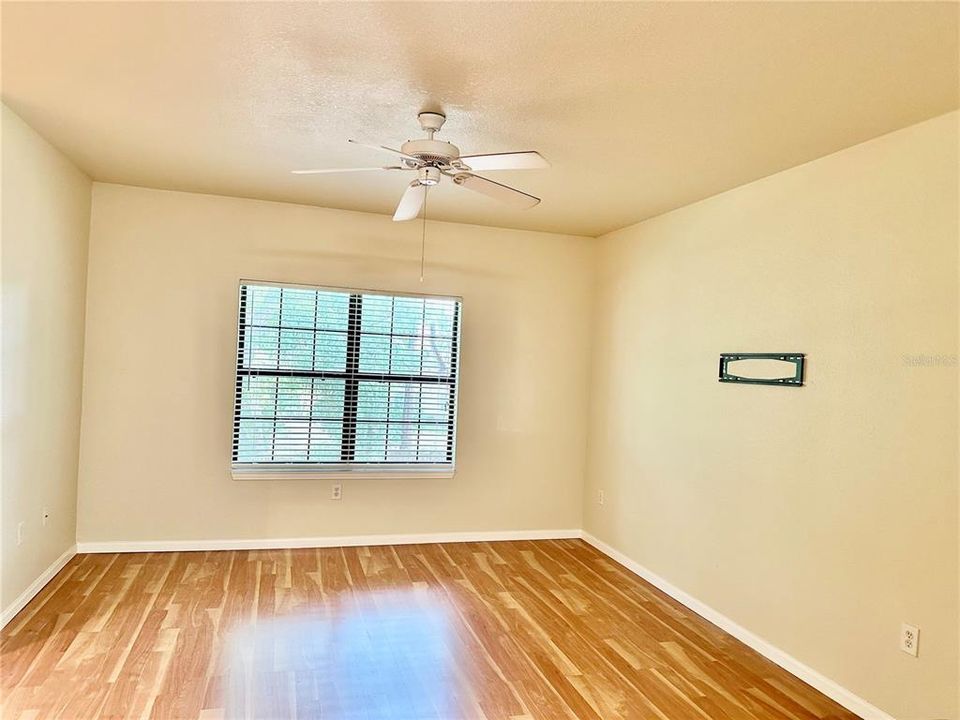 For Rent: $1,500 (1 beds, 1 baths, 700 Square Feet)