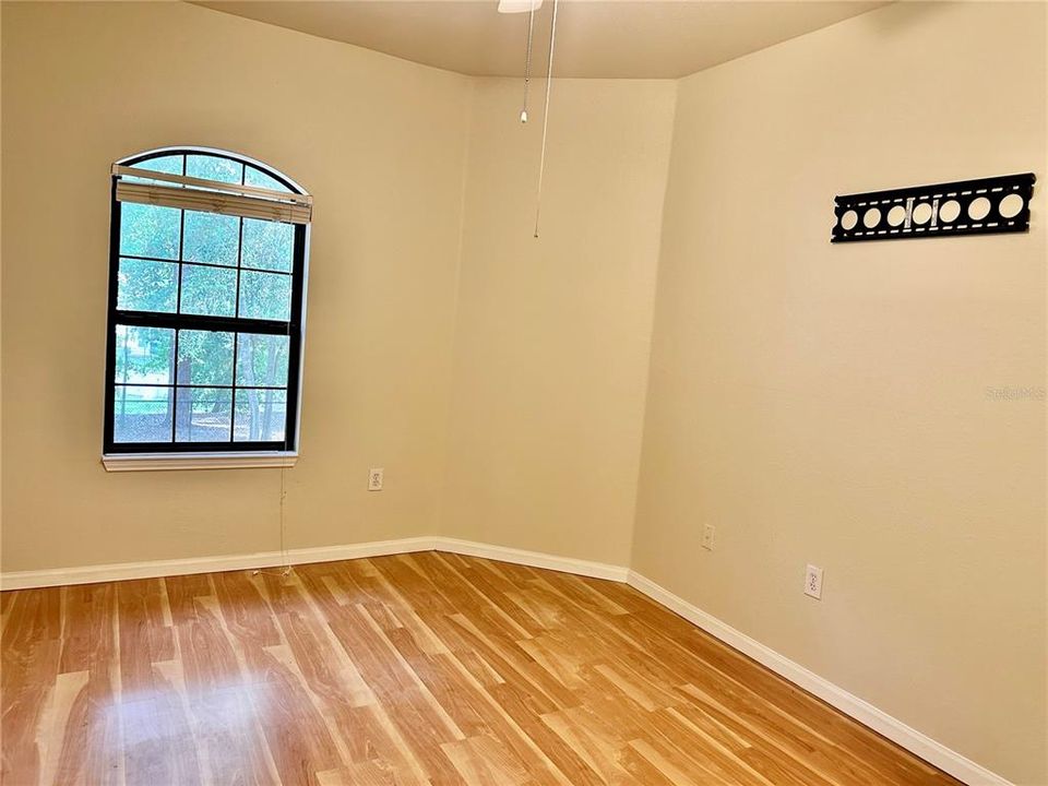 For Rent: $1,500 (1 beds, 1 baths, 700 Square Feet)